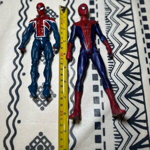 Set of 2 Spider-Man action figures from 2012/2016 used‎ good condition